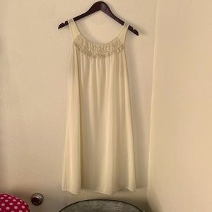 Vintage 60’s Beeline Nightgown